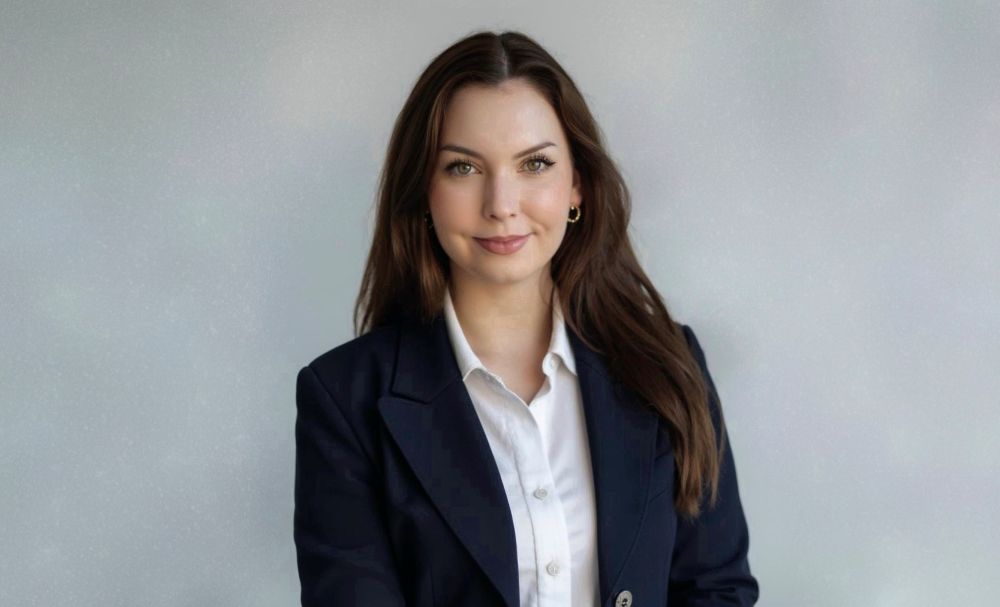 Frau Freya Staude
